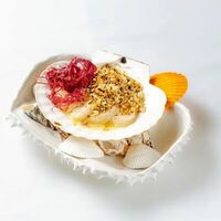 Хрустящий гребешок с водорослями тосака в Dodici Seafood