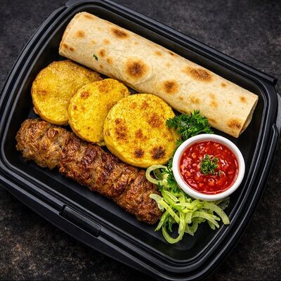 Комбо-обед из люля с картофелем на мангале в 17 шампуров по цене 650 ₽