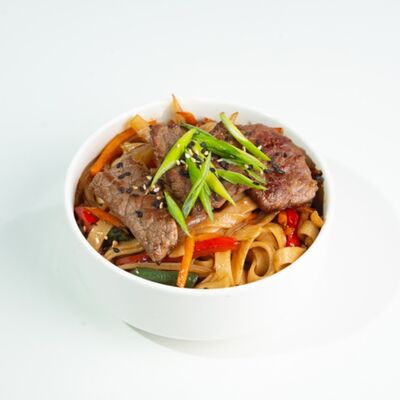 Удон с говядиной в ЁБИСАН по цене 879 ₽