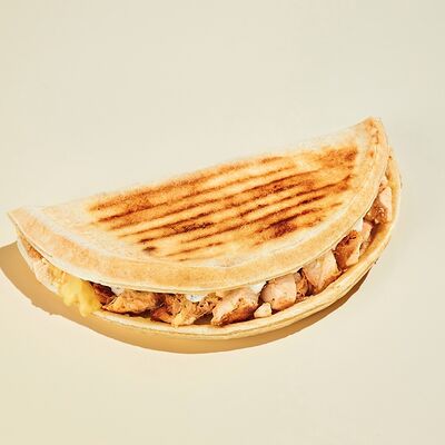 Закрытая Пицца с курицей в Shaurma City по цене 334 ₽