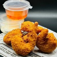 Хрустящие тигровые креветки темпура с соусом шрирача в Iburger