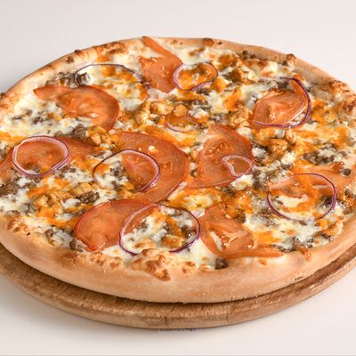 Пицца Говядина и курица в ЧиллМил по цене 1134 ₽