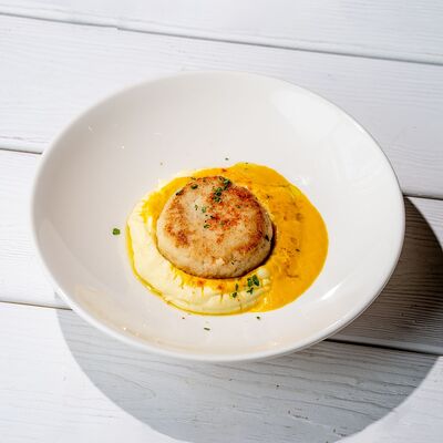 Котлета из трески с картофельным пюре в Перчини по цене 750 ₽