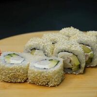 Ролл Калифорния с креветкой в Yo! Sushi