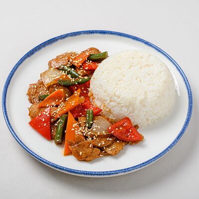 Свинина с овощами в NYUSURI корейская кухня по цене 570 ₽