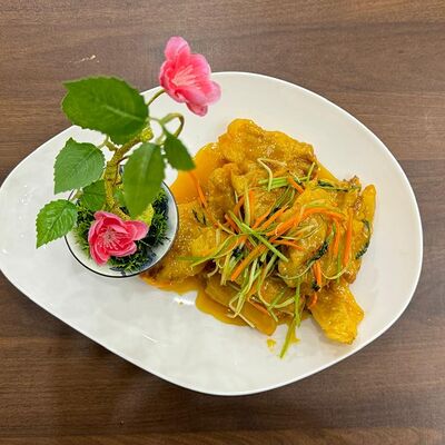 032. Свинина Гобаожоу кляре под кисло-сладким соусомв Malatan Gong Qilin Tea по цене 1188 ₽