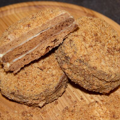 Медовик в Хлеборезов по цене 120 ₽