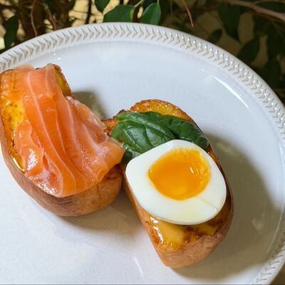 Брускетта с лососем и яйцом в Городское кафе N31 по цене 391 ₽