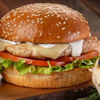 Бургер Чикен в Grizzly Bar по цене 435 ₽