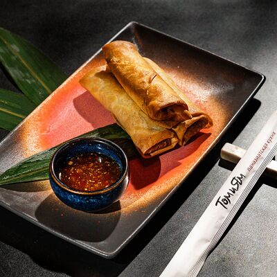 Спринг-роллы в Том и ям по цене 880 ₽