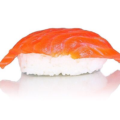 Нигири с копченым лососем в Tokyo Sushi по цене 7 р.