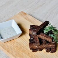 Гренки чесночные в Местопиво