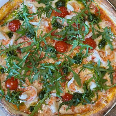 Рукола и креветки в Fllore cafe по цене 879 ₽