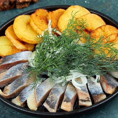 Сельдь с картофелем в ЕрмолаевЪ Генштаб по цене 450 ₽