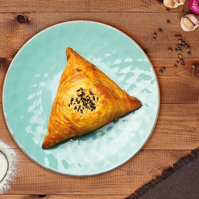 Самса с бараниной и говядиной в Деда хинкали по цене 440 ₽