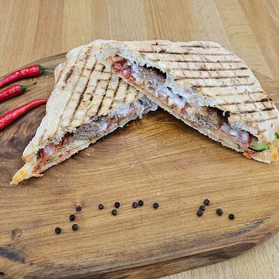 Шаурма в чиабатте с люля-кебабом из курицы в Шаурмастер по цене 650 ₽