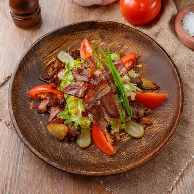 Салат Медведь в Берлога по цене 650 ₽