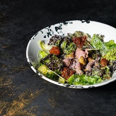 Салат с ростбифом в Bo-bo lounge по цене 1430 ₽