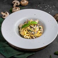 Феттуччине с курицей и грибами в Rigatoni