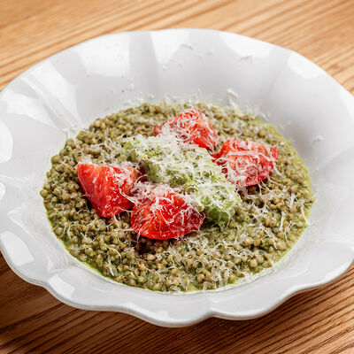Зеленая греча с мятым авокадо в Olio по цене 590 ₽