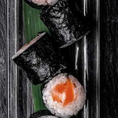 Хосомаки с лососем в Hanami по цене 740 ₽