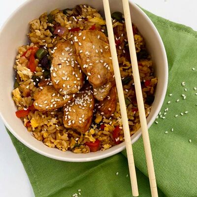 Тяхан с курицей в Панда Бистро по цене 426 ₽