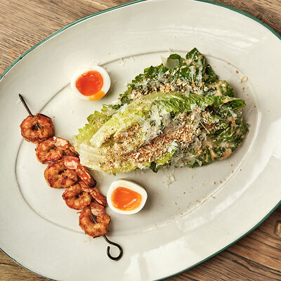 Цезарь с креветками в Dacha restaurant по цене 1050 ₽