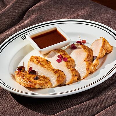 Филе куриной грудки на гриле в База по цене 1200 ₽