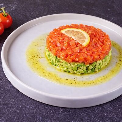 Тартар с лососем в Пицца & Суши baba Napoli по цене 1359 ₽