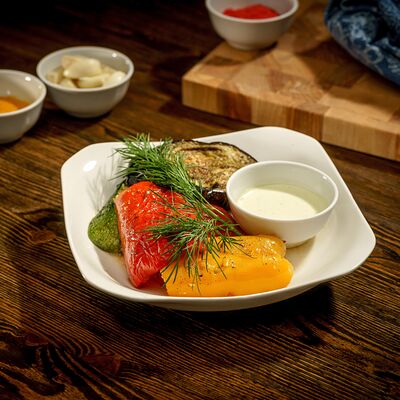 Ассорти овощей на углях в Пловная по цене 380 ₽