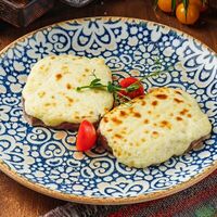 Медальоны из телятины под сливочным соусом в Халиф