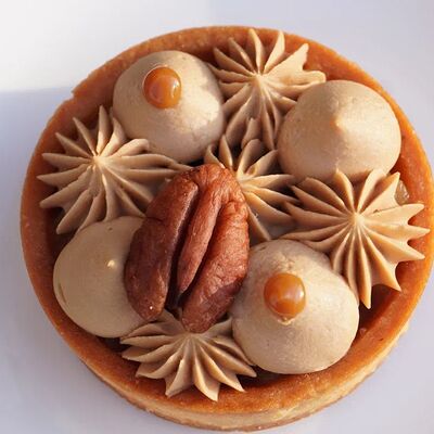 Тарт карамельная груша с пеканом в Диалог по цене 279 ₽