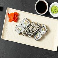 С угрем в кунжуте в Yammy Rolls Halal