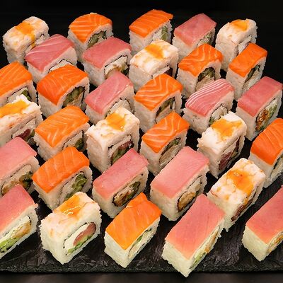 Сет Нашествие вкуса в Food74 Court Суши Пицца по цене 2035 ₽