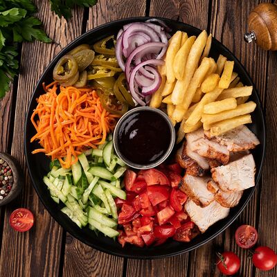 Шаверма Терияки на тарелке в Кухня 91 по цене 588 ₽