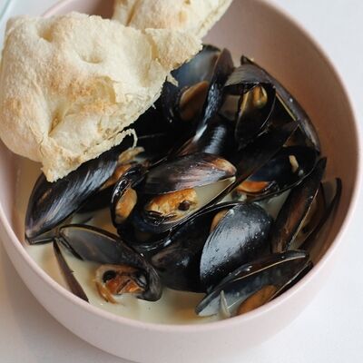 Мидии в соусе Горгонзола в Shamparen по цене 710 ₽