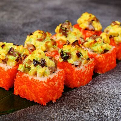 Идзу яки маки в Sushi & More по цене 360 ₽