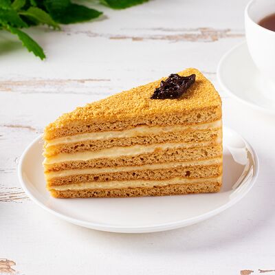 Пирожное медово-песочное в Хлебное место по цене 220 ₽