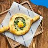 Хачапури по-аджарски с куриным филе и шампиньонами в Бачо&хинкали по цене 524
