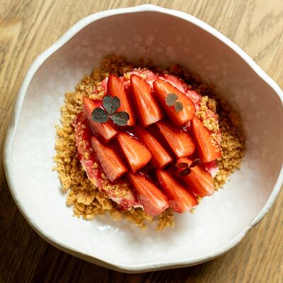 Домашний чизкейк с клубникой в Blush по цене 650 ₽