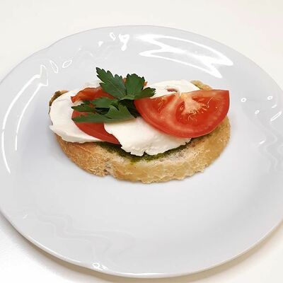 Брускетта с Моцареллой в Дуровъ по цене 220 ₽