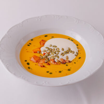 Тыквенный суп с креветкой в Плакучая Ива по цене 950 ₽