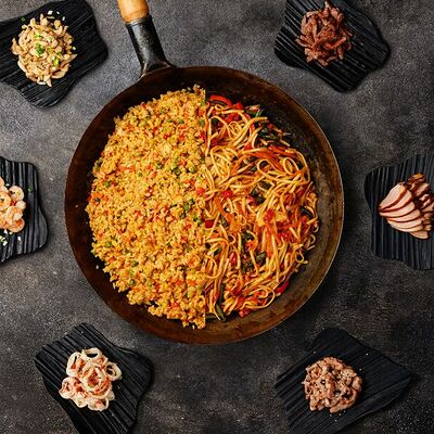 Тяхан с уткой в Sushi & More по цене 430 ₽