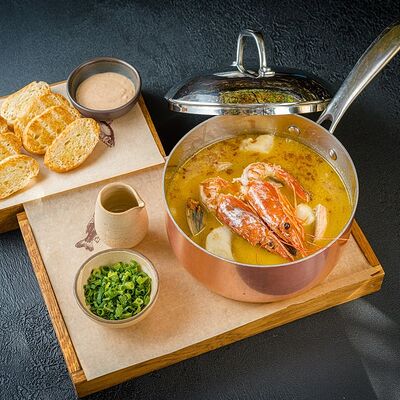 Фирменный рыбный суп на 2 персоны в Fish Point по цене 3370 ₽