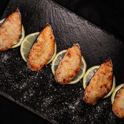 Мидии киви в спайси-соусе в Атлантида по цене 660 ₽