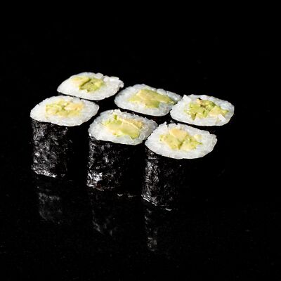 Ролл с авокадов МОМО по цене 680 ₽