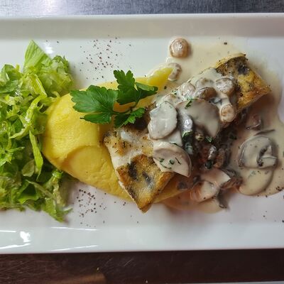 Жареное филе судака с креветками в Дункан по цене 790 ₽