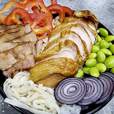 Удон с курицейв Full house по цене 441 ₽