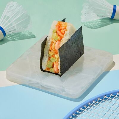 Онигири с креветкой в Dostaевский по цене 309 ₽