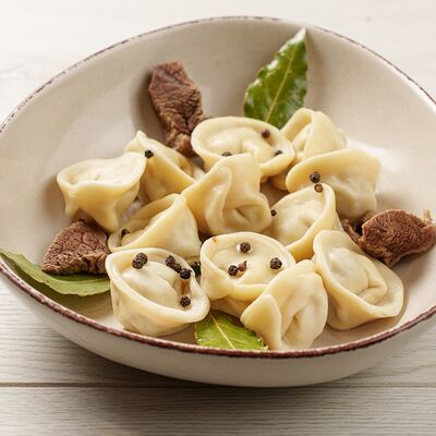 Сочные и мощные в Пельменная - КулинарияГранат по цене 550 ₽